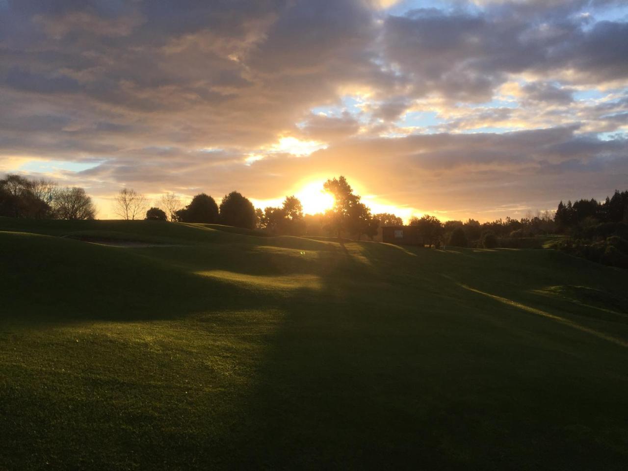 فيلا Maxwell'S Golf Retreat بومباي المظهر الخارجي الصورة